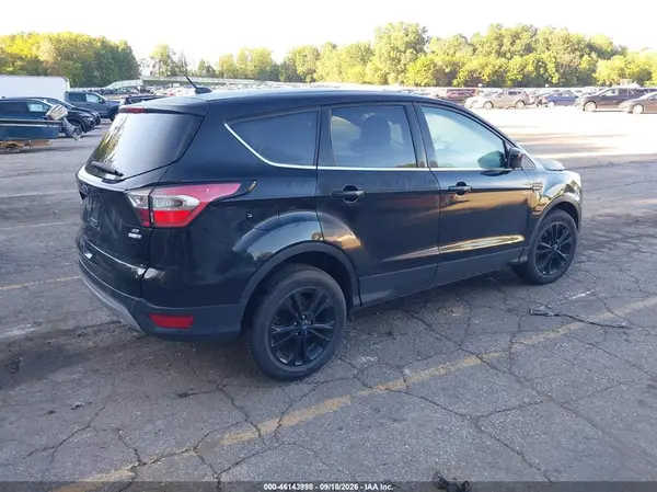1FMCU9GD7HUB70368 — 2017 Ford Escape, фото 4 с аукциона IAAI, Левый бок