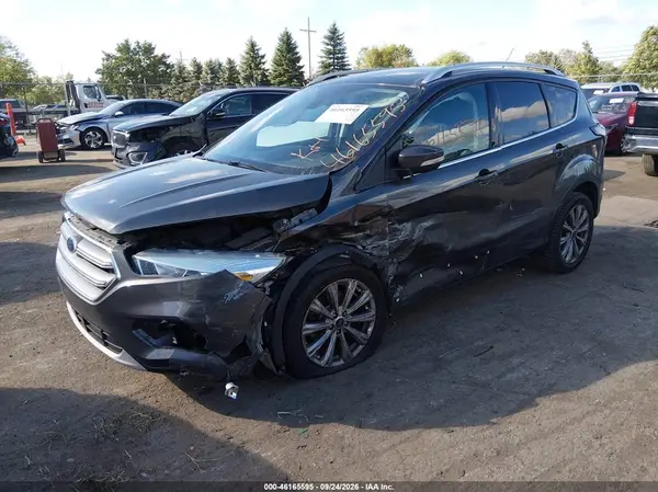 1FMCU0JD8HUD65187 — 2017 Ford Escape, фото 2 с аукциона IAAI, Передняя часть