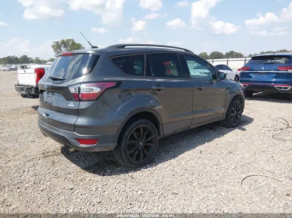 1FMCU0GD6HUE64498 — 2017 Ford Escape, фото 4 с аукциона IAAI 14.10.2026, Передняя часть слева