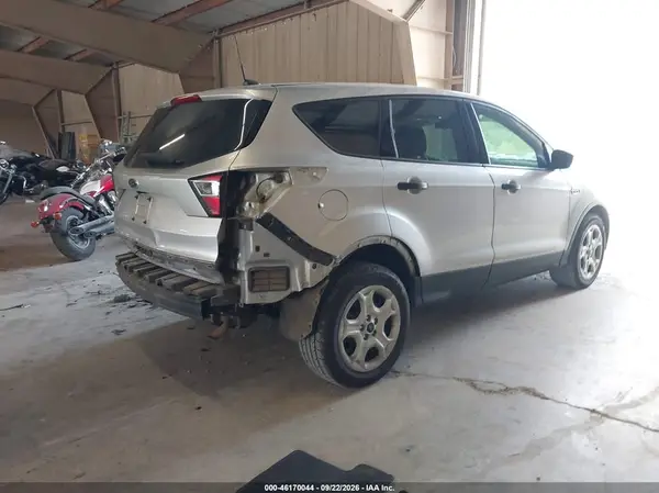 1FMCU0F7XHUB95420 — 2017 Ford Escape, фото 4 с аукциона IAAI, Задняя часть
