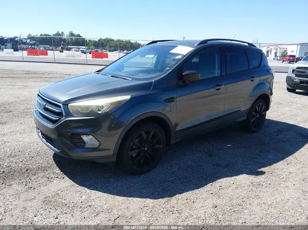 1FMCU0G97HUD77589 — 2017 Ford Escape, фото 2 с аукциона IAAI, Естественный износ