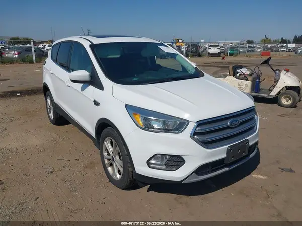 1FMCU0G90HUA51729 — 2017 Ford Escape, Естественный износ (Normal Wear & Tear), фото до ремонта