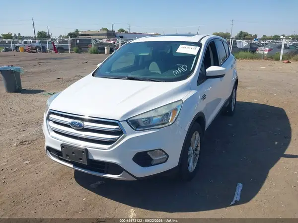 1FMCU0G90HUA51729 — 2017 Ford Escape, фото 2 с аукциона IAAI 10.10.2026, Естественный износ
