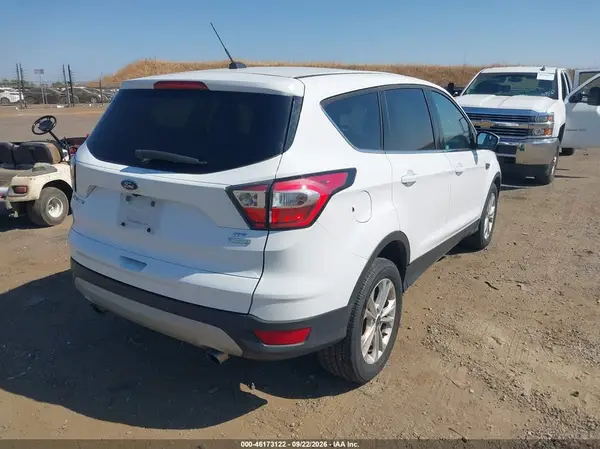 1FMCU0G90HUA51729 — 2017 Ford Escape, фото 4 с аукциона IAAI 10.10.2026, Естественный износ
