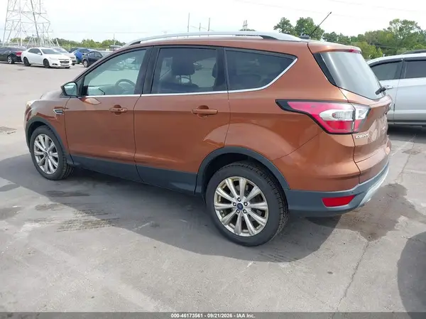 1FMCU0JD5HUB78747 — 2017 Ford Escape, фото 3 с аукциона IAAI 12.10.2026, Естественный износ