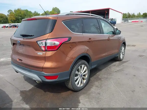 1FMCU0JD5HUB78747 — 2017 Ford Escape, фото 4 с аукциона IAAI 12.10.2026, Естественный износ