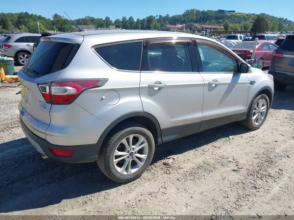 1FMCU9GD9HUB34343 — 2017 Ford Escape, фото 4 с аукциона IAAI, Естественный износ