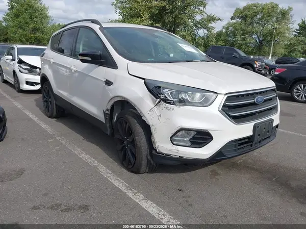 1FMCU9JDXHUA44725 — 2017 Ford Escape, Правый бок (Right Side), фото до ремонта