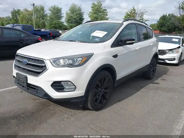 1FMCU9JDXHUA44725 — 2017 Ford Escape, фото 2 с аукциона IAAI, Правый бок