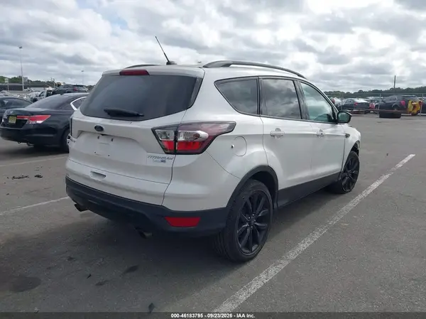 1FMCU9JDXHUA44725 — 2017 Ford Escape, фото 4 с аукциона IAAI, Правый бок