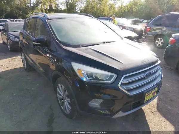 1FMCU0JD2HUD16504 — 2017 Ford Escape, Передняя часть слева (Left Front), фото до ремонта