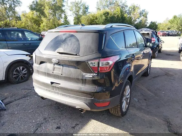 1FMCU0JD2HUD16504 — 2017 Ford Escape, фото 4 с аукциона IAAI, Передняя часть слева