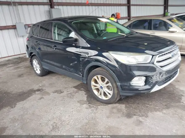 1FMCU9GD7HUD39448 — 2017 Ford Escape, Передняя часть (Front & Rear), фото до ремонта