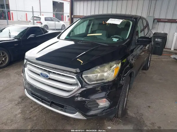 1FMCU9GD7HUD39448 — 2017 Ford Escape, фото 2 с аукциона IAAI, Передняя часть