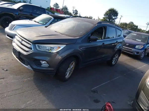 1FMCU9GD6HUE11692 — 2017 Ford Escape, фото 2 с аукциона IAAI 12.10.2026, Естественный износ