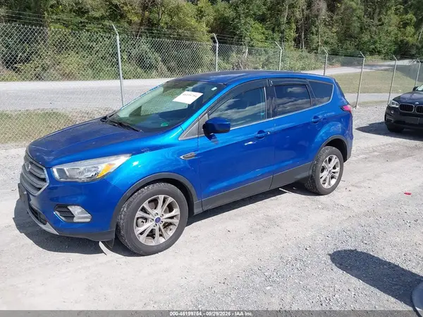 1FMCU9GD0HUC31141 — 2017 Ford Escape, фото 2 с аукциона IAAI, Передняя часть справа