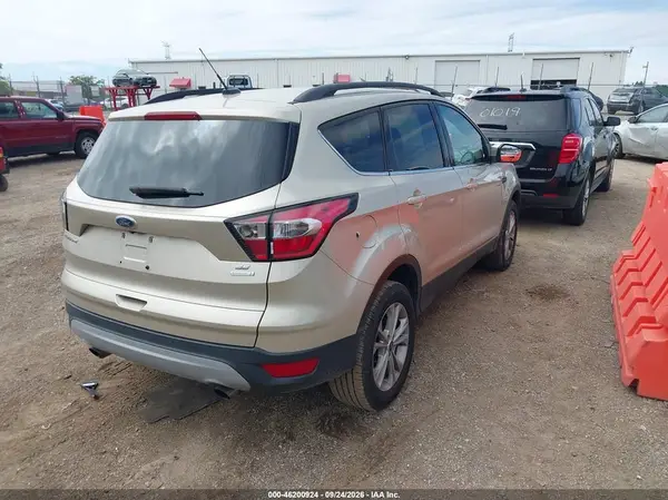 1FMCU0GD1HUC77489 — 2017 Ford Escape, фото 4 с аукциона IAAI 08.10.2026, Естественный износ
