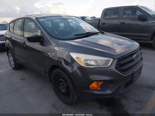 1FMCU0F75HUC25052 — 2017 Ford Escape, Естественный износ (Normal Wear & Tear), фото до ремонта