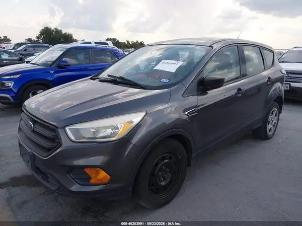 1FMCU0F75HUC25052 — 2017 Ford Escape, фото 2 с аукциона IAAI, Естественный износ