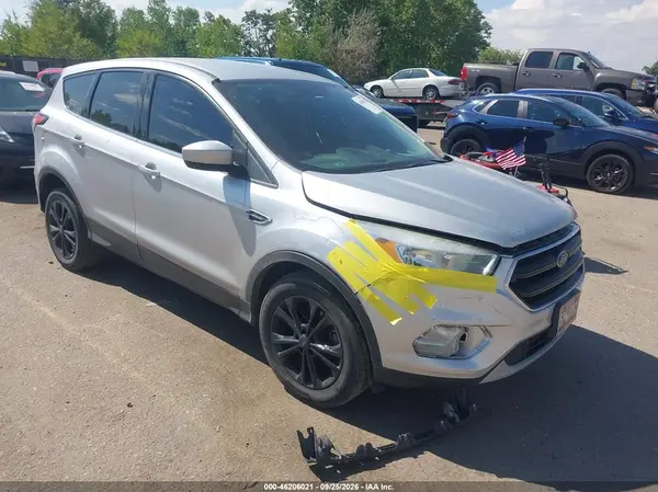 1FMCU0GD9HUE37800 — 2017 Ford Escape, Передняя часть (Front End), фото до ремонта