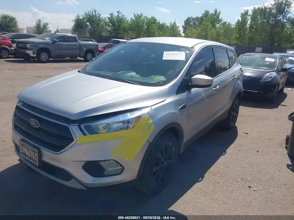 1FMCU0GD9HUE37800 — 2017 Ford Escape, фото 2 с аукциона IAAI, Передняя часть