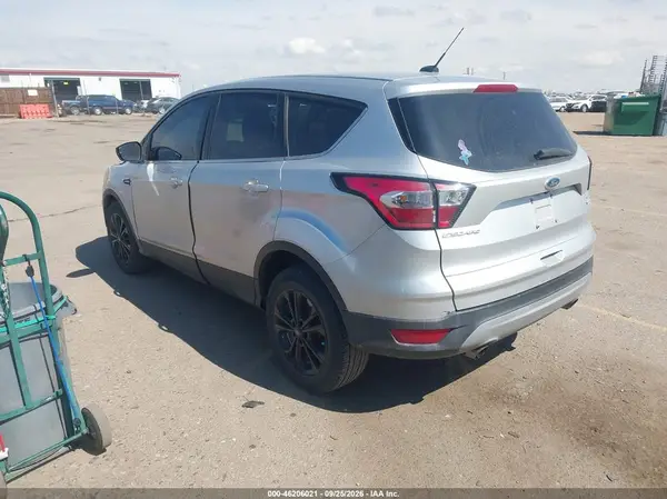 1FMCU0GD9HUE37800 — 2017 Ford Escape, фото 3 с аукциона IAAI, Передняя часть