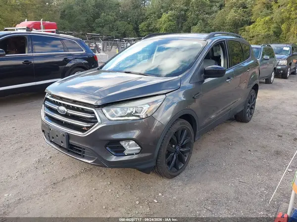 1FMCU9GD7HUA56760 — 2017 Ford Escape, фото 2 с аукциона IAAI 13.10.2026, Естественный износ