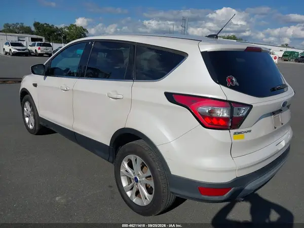 1FMCU0GD1HUE13118 — 2017 Ford Escape, фото 3 с аукциона IAAI 05.10.2026, Естественный износ