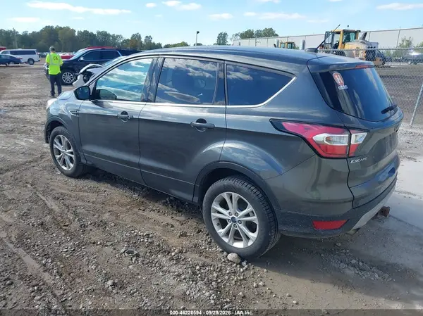 1FMCU9G91HUE23213 — 2017 Ford Escape, фото 3 с аукциона IAAI, Передняя часть