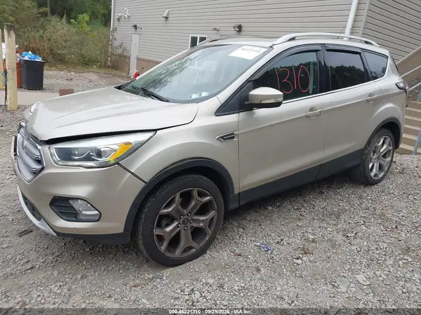 1FMCU9J92HUB25911 — 2017 Ford Escape, фото 2 с аукциона IAAI, Передняя часть