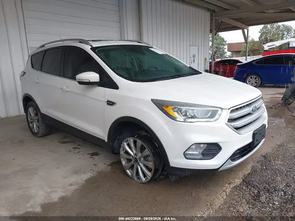 1FMCU9J96HUD60442 — 2017 Ford Escape, Механические повреждения (Mechanical), фото до ремонта