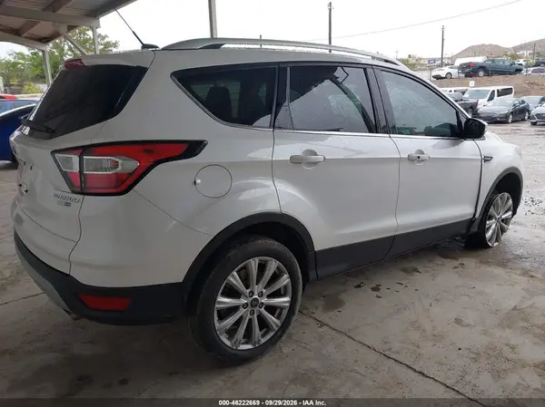 1FMCU9J96HUD60442 — 2017 Ford Escape, фото 4 с аукциона IAAI, Механические повреждения