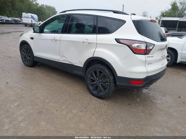 1FMCU9JD0HUC23100 — 2017 Ford Escape, фото 3 с аукциона IAAI 14.10.2026, Естественный износ