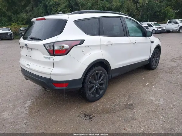 1FMCU9JD0HUC23100 — 2017 Ford Escape, фото 4 с аукциона IAAI 14.10.2026, Естественный износ