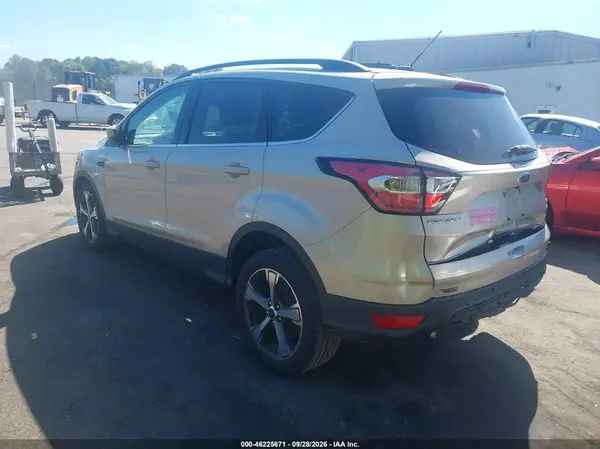 1FMCU0GD6HUD35368 — 2017 Ford Escape, фото 3 с аукциона IAAI, Задняя часть