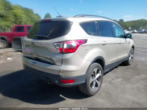 1FMCU0GD6HUD35368 — 2017 Ford Escape, фото 4 с аукциона IAAI, Задняя часть