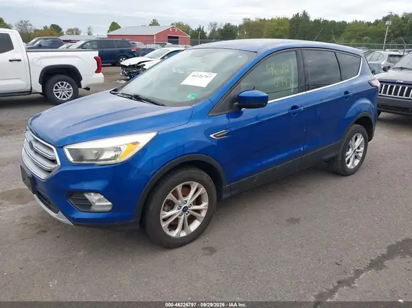 1FMCU9GD7HUD25226 — 2017 Ford Escape, фото 2 с аукциона IAAI 06.10.2026, Естественный износ