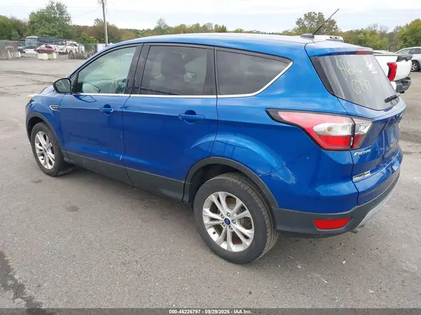 1FMCU9GD7HUD25226 — 2017 Ford Escape, фото 3 с аукциона IAAI 06.10.2026, Естественный износ