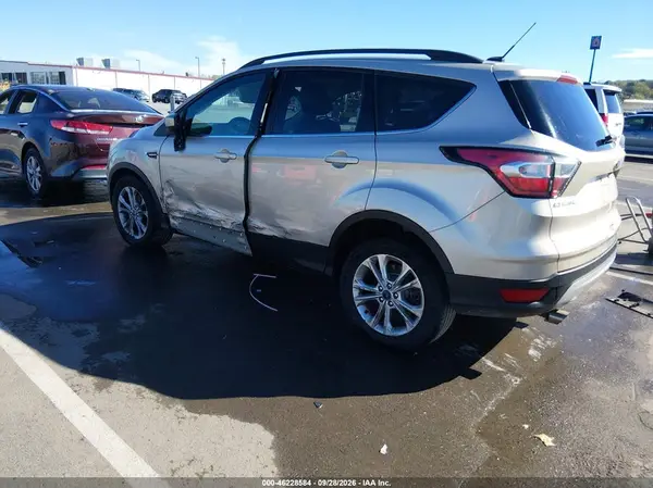 1FMCU0GD7HUC64262 — 2017 Ford Escape, фото 3 с аукциона IAAI, Левый бок
