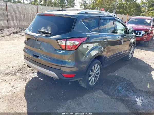 1FMCU0JD6HUE32725 — 2017 Ford Escape, фото 4 с аукциона IAAI, Передняя часть