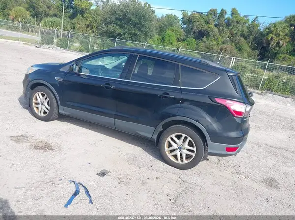 1FMCU9GD5HUC44547 — 2017 Ford Escape, фото 3 с аукциона IAAI, Механические повреждения
