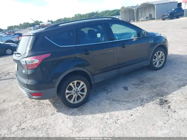1FMCU9GD5HUC44547 — 2017 Ford Escape, фото 4 с аукциона IAAI, Механические повреждения
