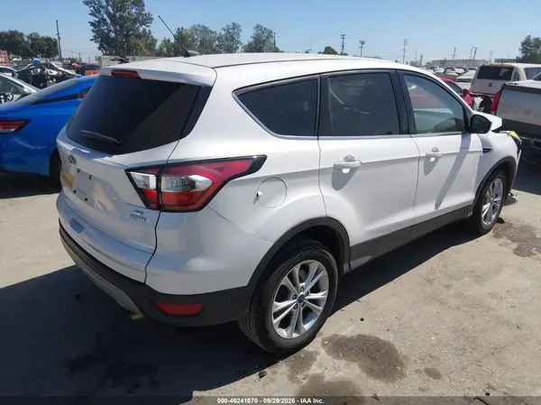 1FMCU0GDXHUE96788 — 2017 Ford Escape, фото 4 с аукциона IAAI, Передняя часть