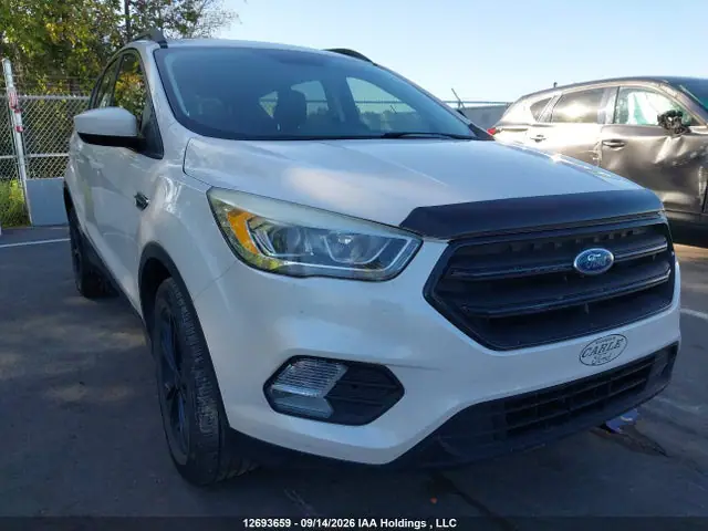 1FMCU9HD6JUA00748 — 2018 Ford Escape, Передняя часть слева (Left Front), фото до ремонта