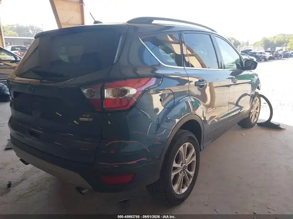 1FMCU9GD0JUB35757 — 2018 Ford Escape, фото 4 с аукциона IAAI 13.10.2026, Передняя часть справа