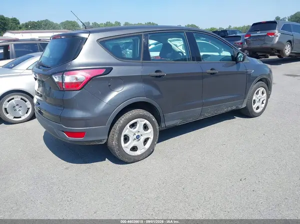 1FMCU0F73JUB95216 — 2018 Ford Escape, фото 4 с аукциона IAAI, Естественный износ
