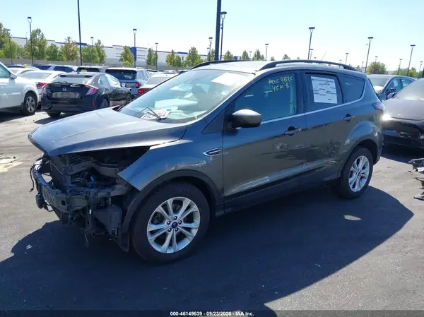 1FMCU0GD0JUB76773 — 2018 Ford Escape, фото 2 с аукциона IAAI 02.10.2026, Передняя часть справа