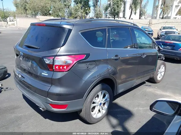 1FMCU0GD0JUB76773 — 2018 Ford Escape, фото 4 с аукциона IAAI 02.10.2026, Передняя часть справа