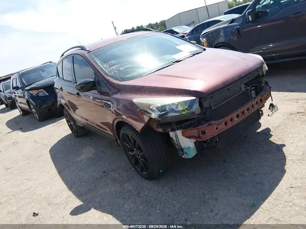 1FMCU0GD9JUC08085 — 2018 Ford Escape, Передняя часть (Front & Rear), фото до ремонта