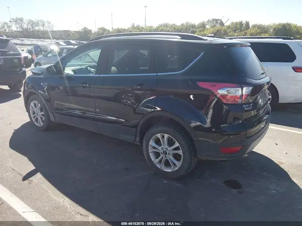 1FMCU0GD0JUA11595 — 2018 Ford Escape, фото 3 с аукциона IAAI, Передняя часть